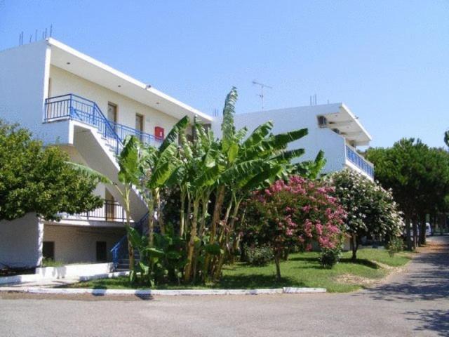 Lintzi Hotel Arkoudi Exterior foto